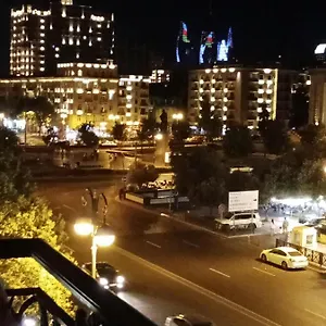 двухкомнатная, просторная в центре города Баку